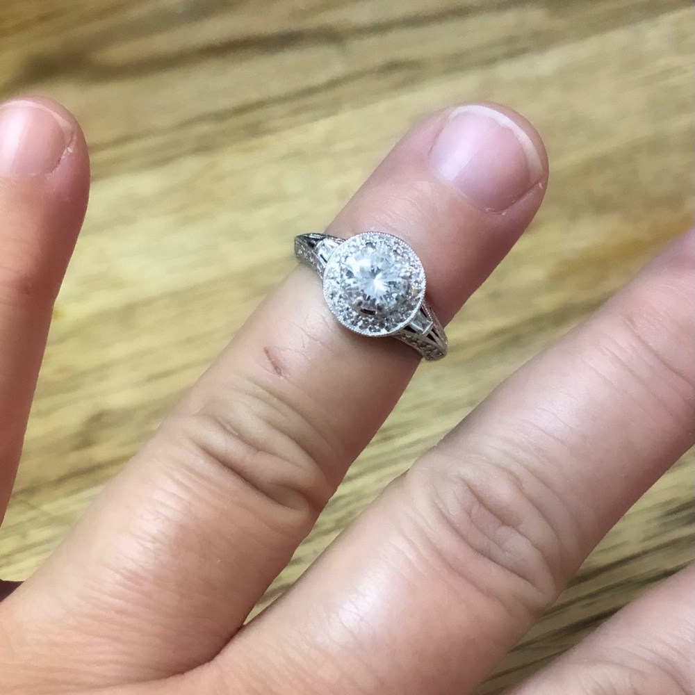 Platinum Diamond Ring 1.51cts total. Center Diamond is .89ct - Picture 8 of 11